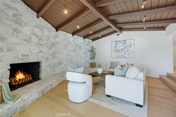 Corona, CA 92882,1167 Hummingbird