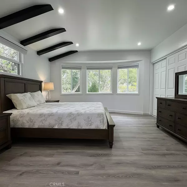 Los Angeles, CA 90077,2212 Linda Flora DR