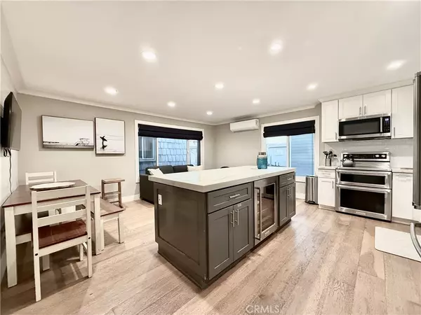 Newport Beach, CA 92663,312 36th ST