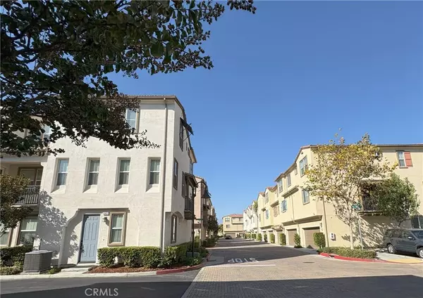 Eastvale, CA 91752,6388 Pictor