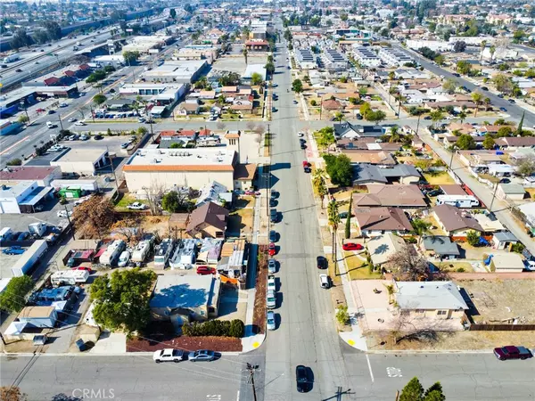 Colton, CA 92324,584 E H ST #1-11