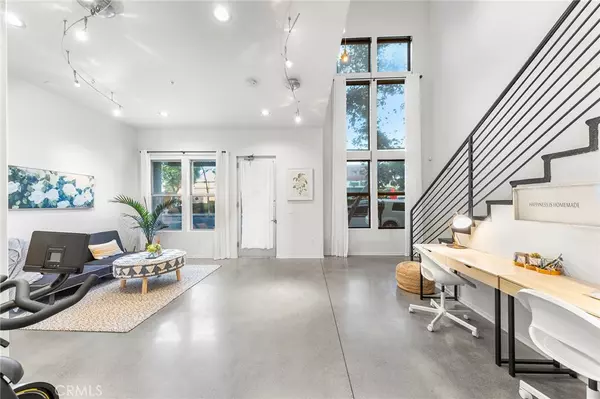 210 N Spurgeon ST, Santa Ana, CA 92701