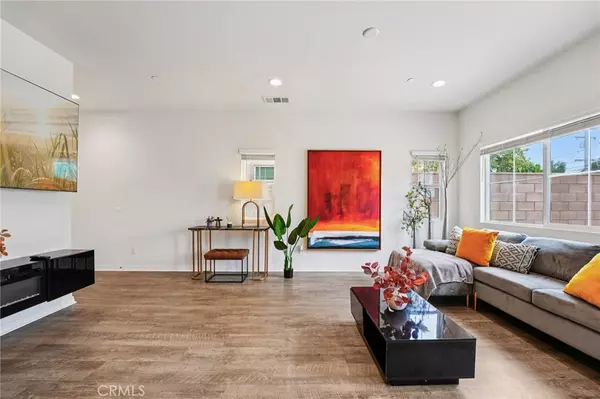 Fontana, CA 92336,7199 Crescendo LN