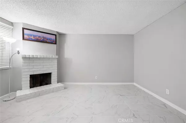 Fontana, CA 92335,9100 Acacia AVE #24