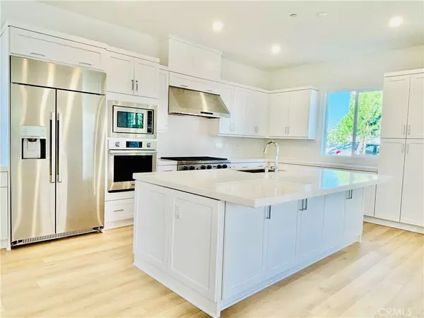 Irvine, CA 92618,135 Sawbuck