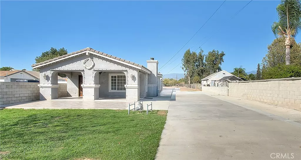 941 W F, Colton, CA 92324