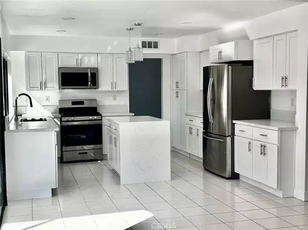 Victorville, CA 92392,14535 Owens River