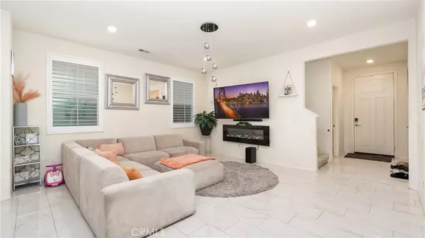 Fontana, CA 92336,16763 Stags Leap LN