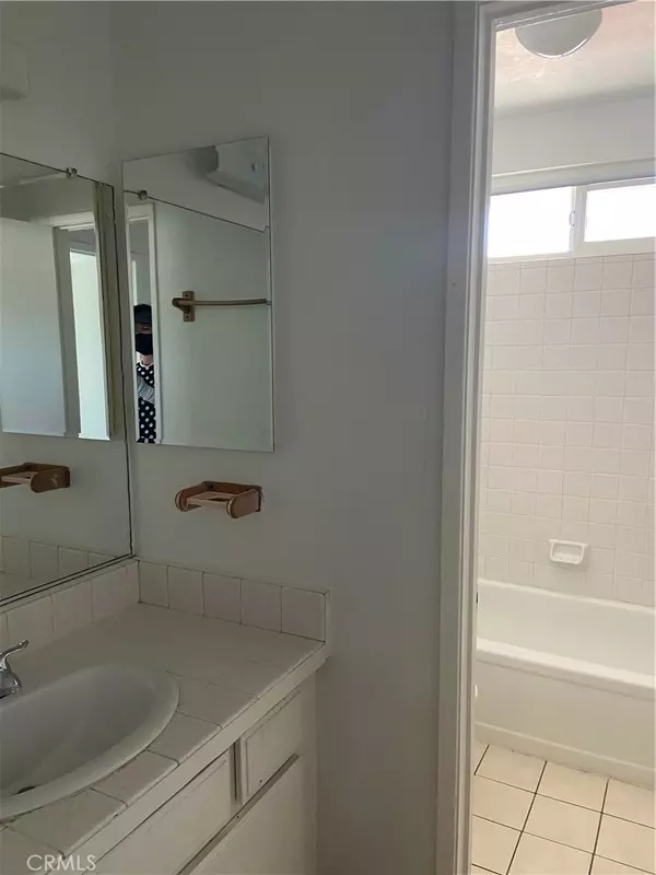 Fullerton, CA 92831,3160 E Palm DR #54