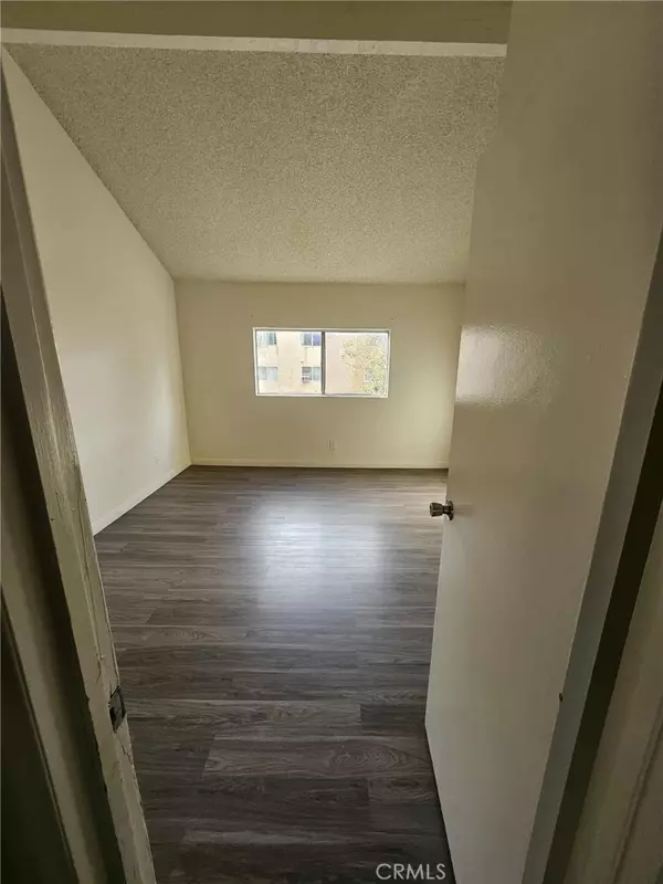 Lake Elsinore, CA 92530,16461 Joy