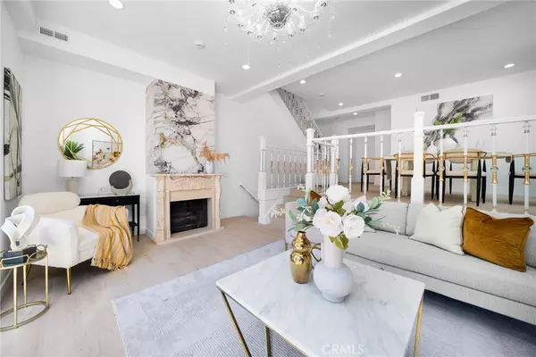 Newport Beach, CA 92663,102 Intrepid