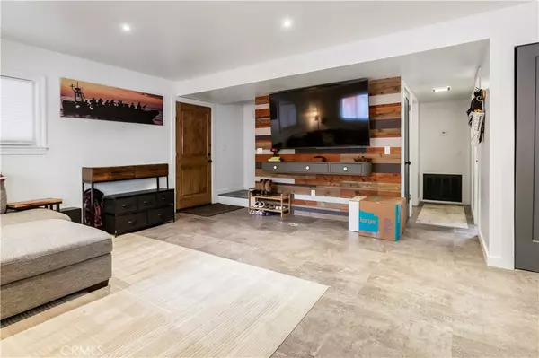 Wrightwood, CA 92397,1742 Twin Lakes