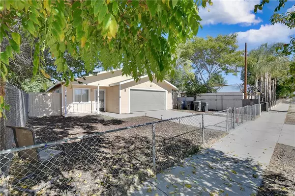 Hemet, CA 92543,214 W Latham