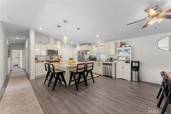 Corona, CA 92880,4901 Green River #96