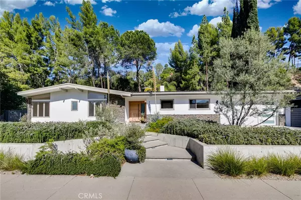 Tarzana, CA 91356,4676 Arriba DR