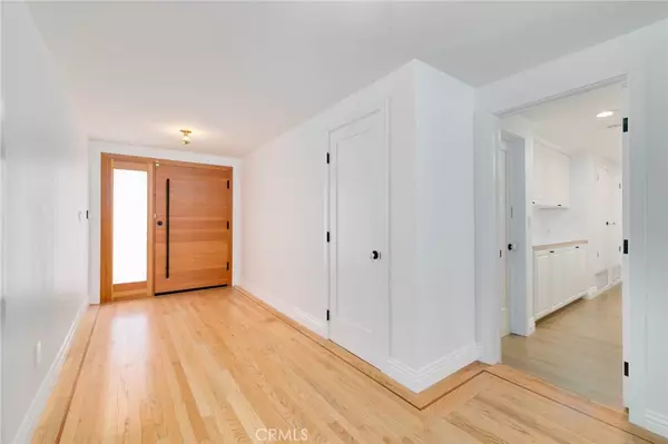 Tarzana, CA 91356,4676 Arriba DR