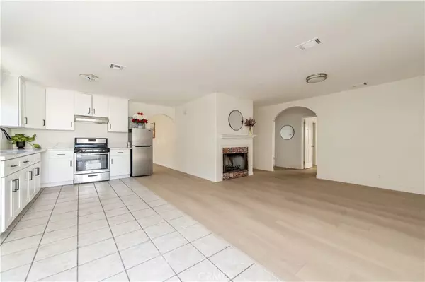 Pomona, CA 91766,823 E 3rd ST