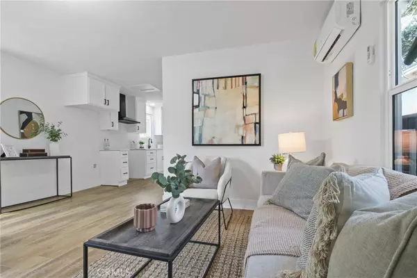 Los Angeles, CA 90002,9525 Holmes AVE