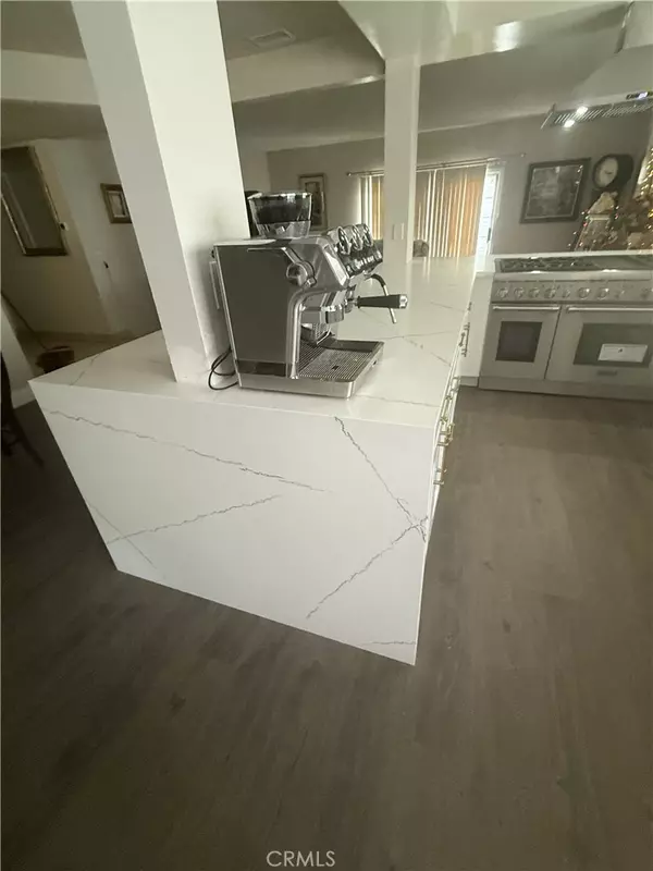 North Hills, CA 91343,15935 Community ST