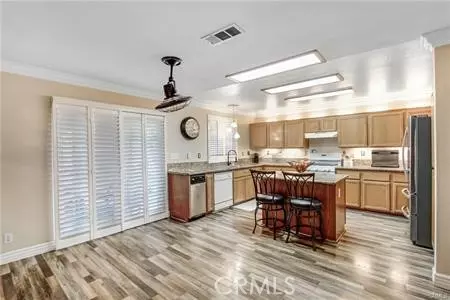 Corona, CA 92883,8982 Dahlia