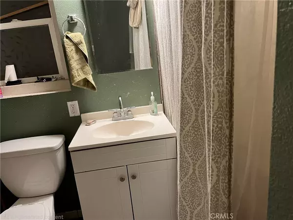 Carson, CA 90810,2524 E 218th PL