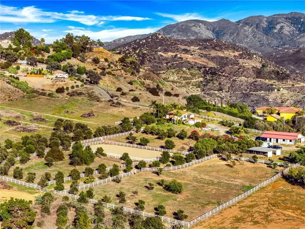 Fallbrook, CA 92028,334 Rainbow Crest RD