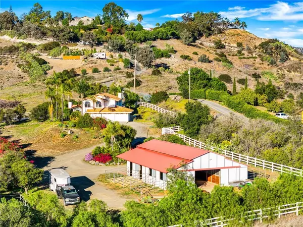 Fallbrook, CA 92028,334 Rainbow Crest RD