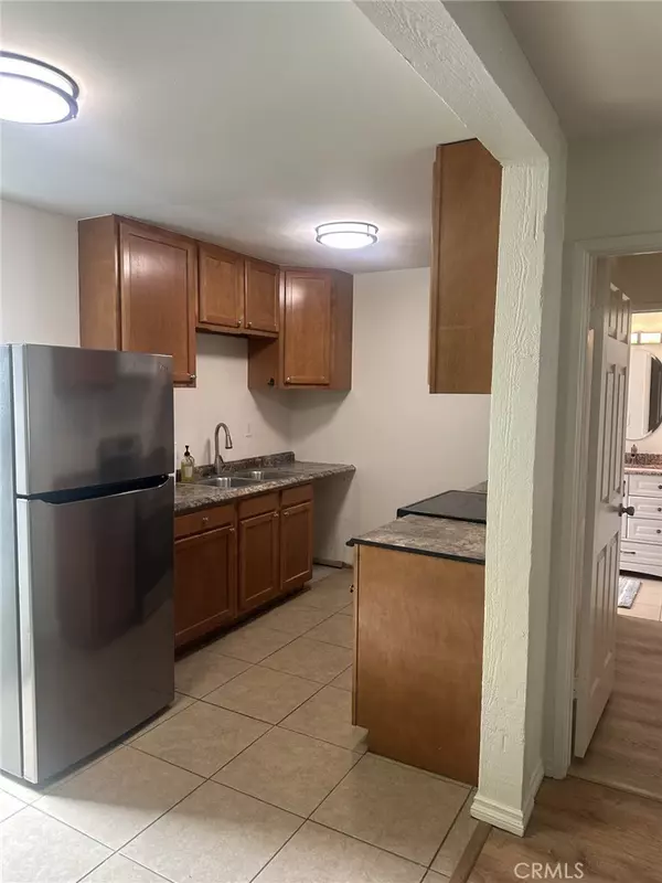 Santa Ana, CA 92707,1000 W Macarthur W #100