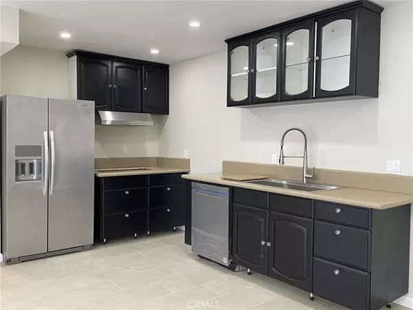 5700 Etiwanda AVE #240, Los Angeles, CA 91356