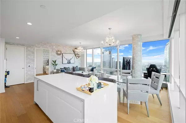 Los Angeles, CA 90017,877 Francisco #4111