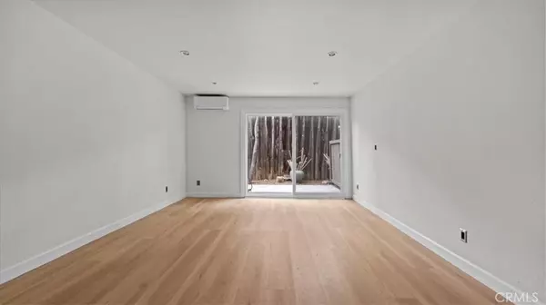 Los Angeles, CA 90020,320 S Ardmore