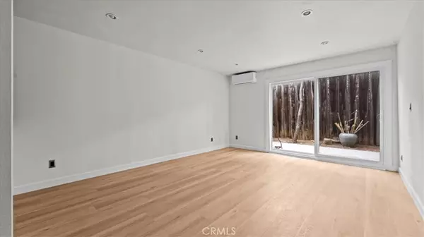 Los Angeles, CA 90020,320 S Ardmore