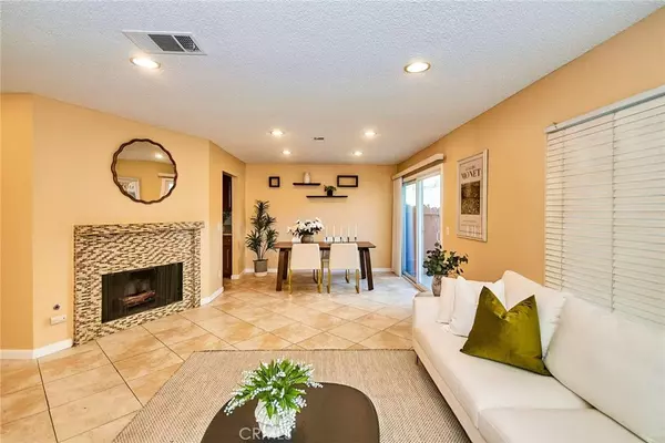 Diamond Bar, CA 91765,1116 Cleghorn DR #B