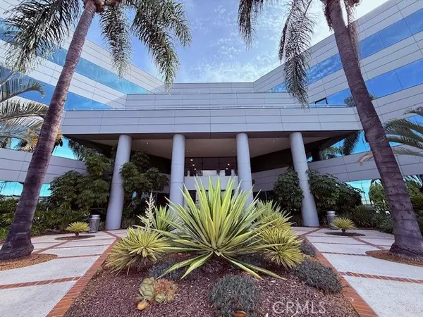 Orange, CA 92868,625 The City Dr S