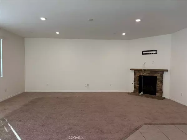 Fontana, CA 92336,7895 Sea Salt