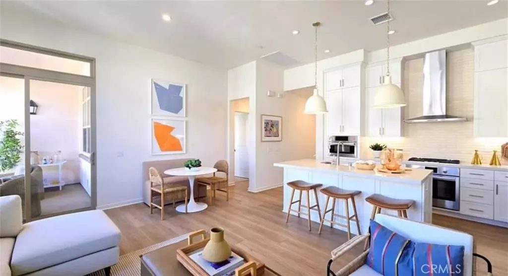 126 Sunnyside, Irvine, CA 92618