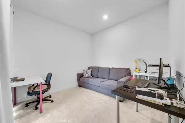 Ontario, CA 91761,3720 Allston paseo S #8