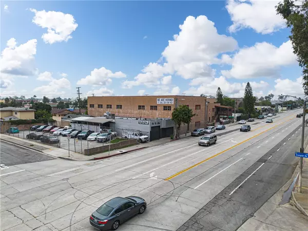 Los Angeles, CA 90022,4656 Floral