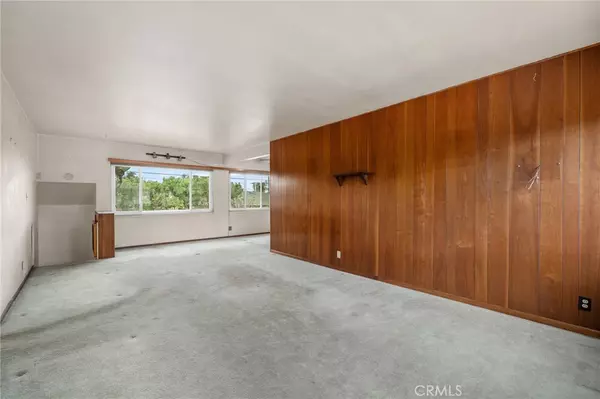 Covina, CA 91724,922 E Edgecomb