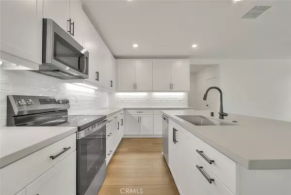 Eastvale, CA 92880,12903 Paradiso #201