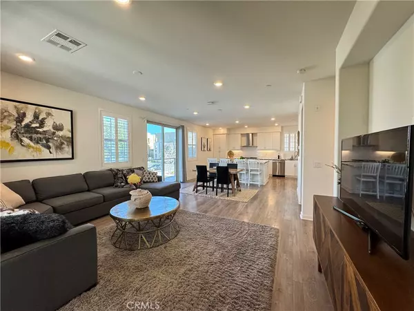 Irvine, CA 92618,129 Cadence