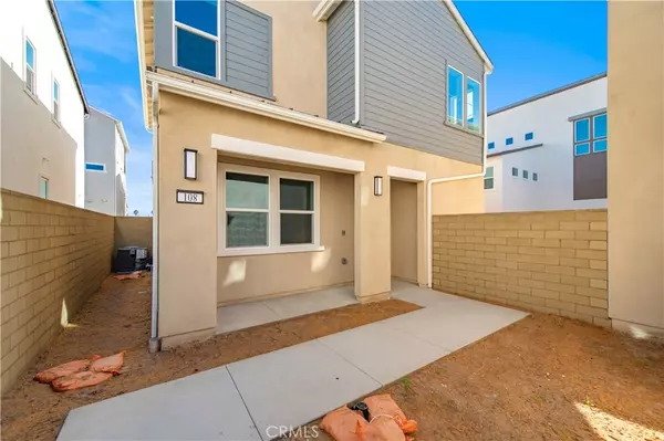 108 Tiffin, Irvine, CA 92618