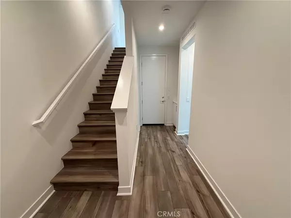 Santa Ana, CA 92705,693 S Lyon Street