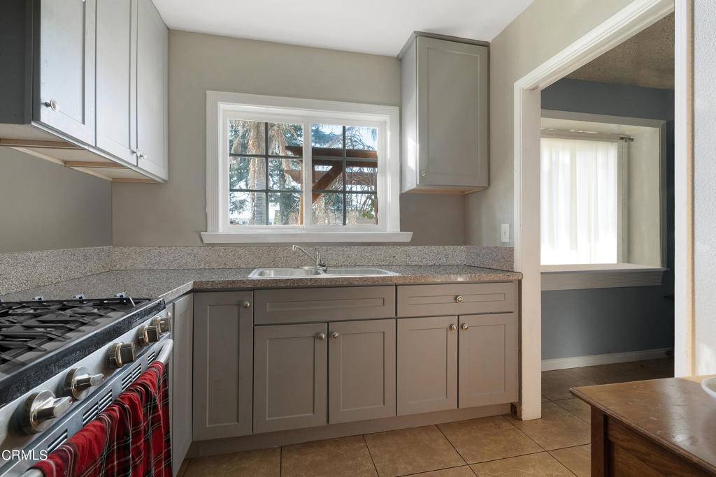 Oxnard, CA 93030,934 Ilena ST