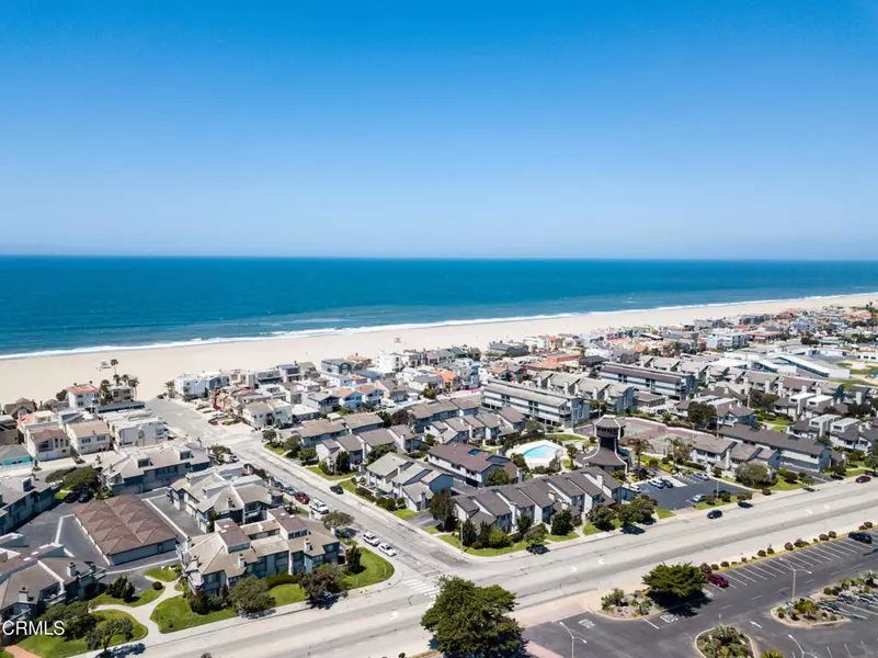 3204 Sunset LN, Oxnard, CA 93035