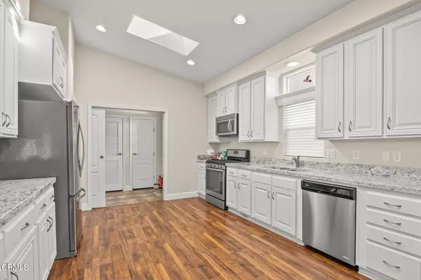 Newbury Park, CA 91320,79 La Lomita #79