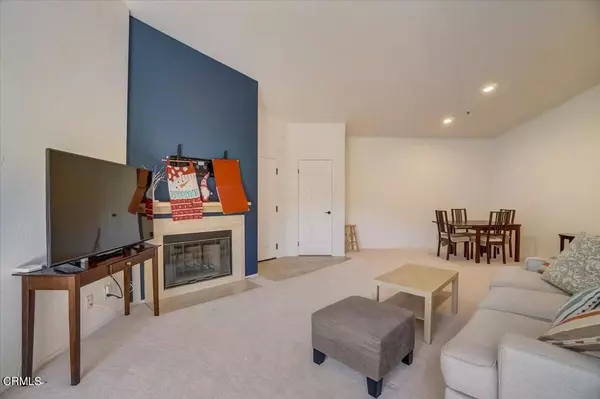 Oak Park, CA 91377,5728 Oak Bend LN #406