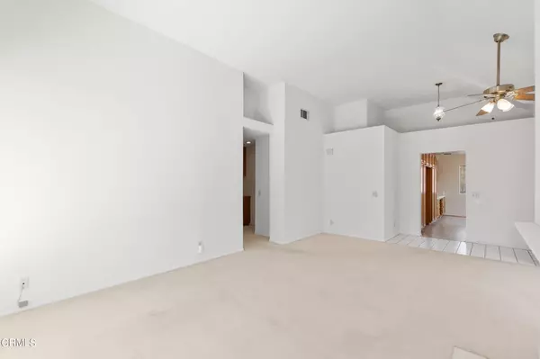 Camarillo, CA 93012,6048 Via Montanez