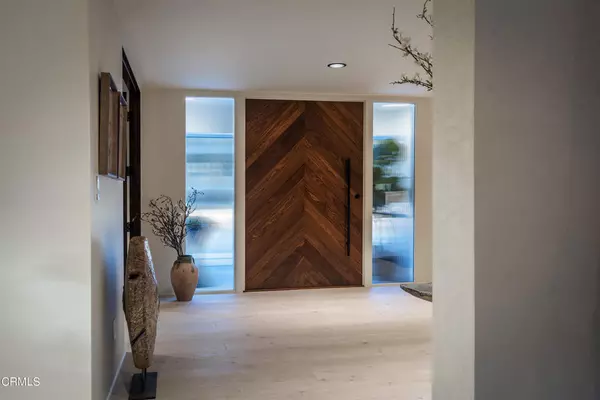 Ojai, CA 93023,815 Foothill LN