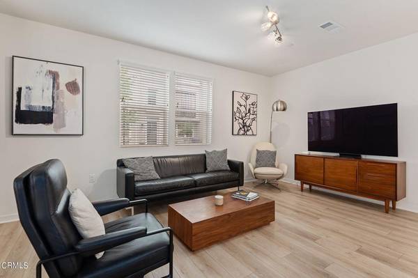 Oxnard, CA 93036,647 Winchester DR